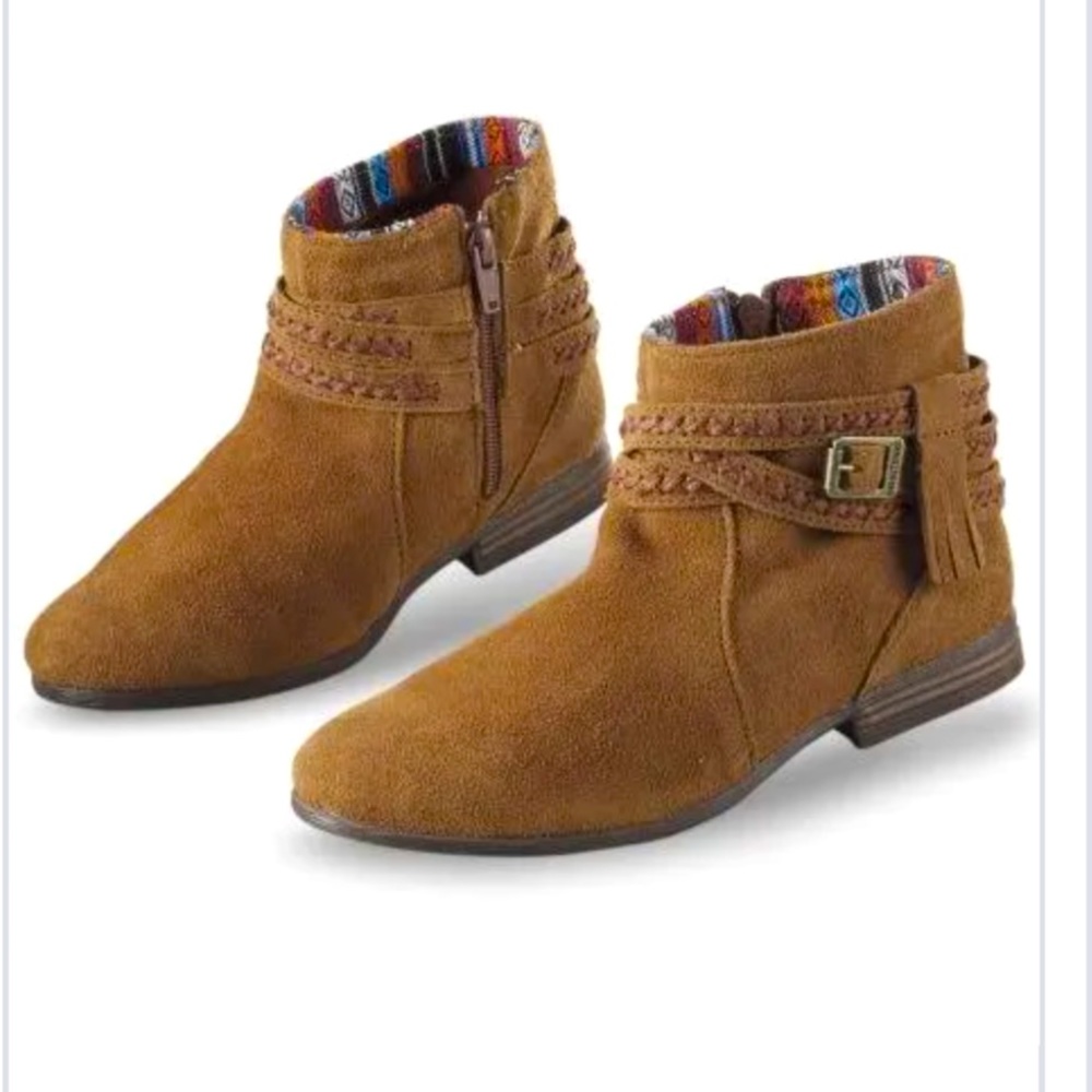 Minnetonka Dixon Brown Suede Boots